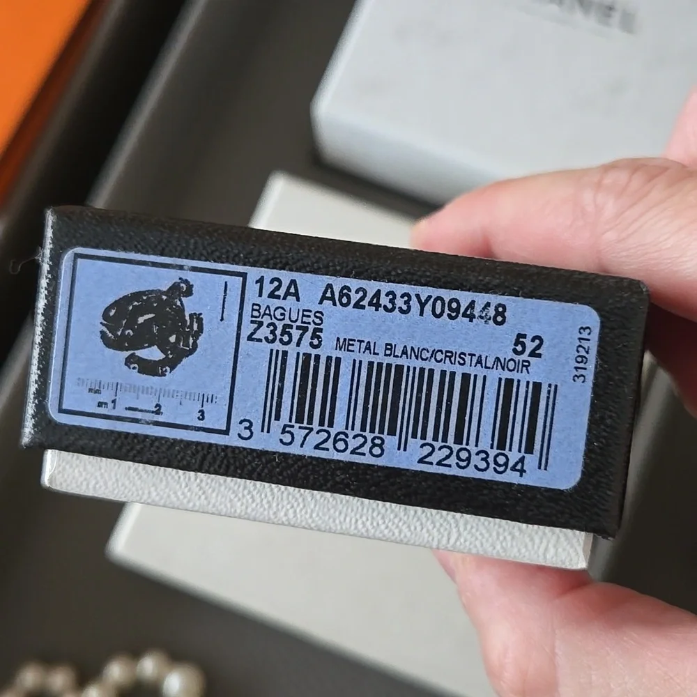 Chanel Geometric Ring | Double CC | Statement Designer Jewelry, Authentic, 52 - Picture 5 of 13